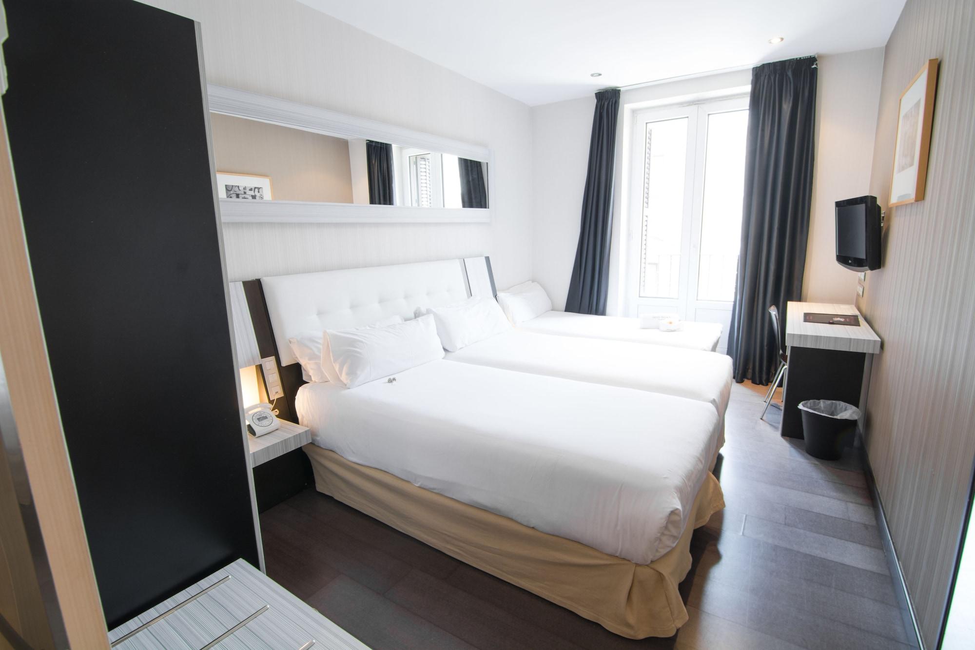 เปอตี พาเลซ อาเรนัล Hotel มาดริด ภายนอก รูปภาพ