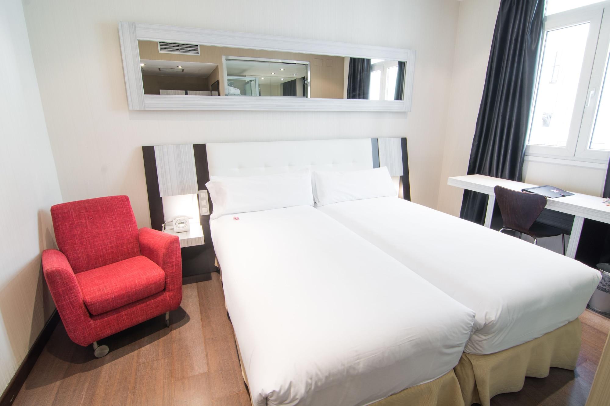 เปอตี พาเลซ อาเรนัล Hotel มาดริด ภายนอก รูปภาพ